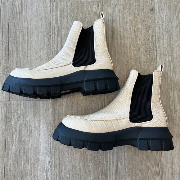 Womens Urban Outfitters Cream Animal Print Chelsea Boots - 9 - Picture 3 of 9